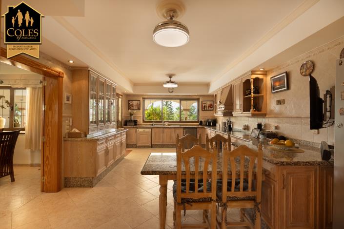 Image No.23-3 Bed Villa / Detached for sale