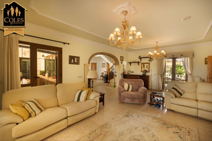 Image No.29-3 Bed Villa / Detached for sale