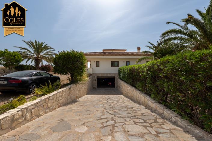 Image No.46-3 Bed Villa / Detached for sale