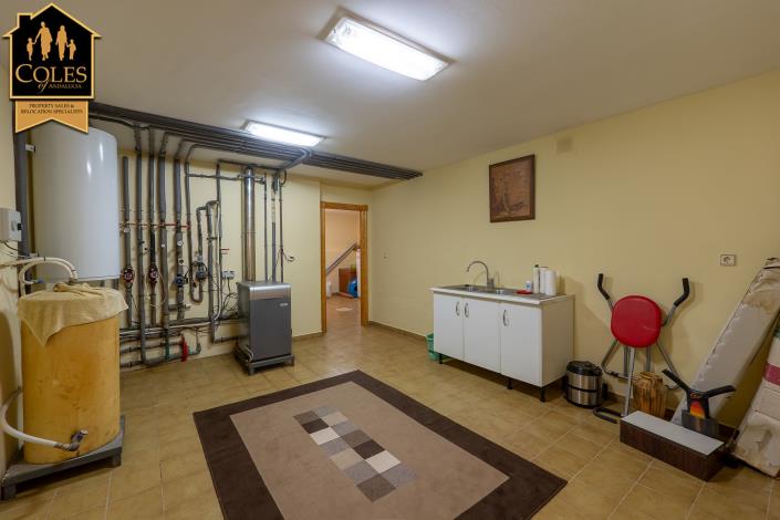 Image No.54-3 Bed Villa / Detached for sale