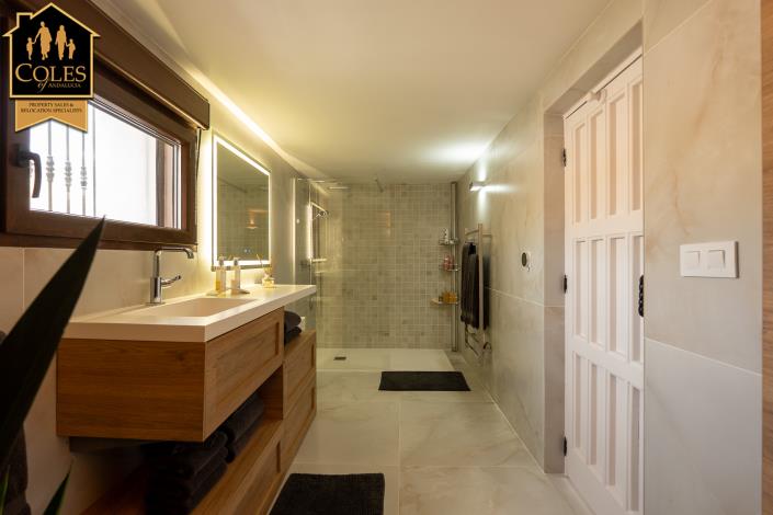 Image No.31-5 Bed Cortijo for sale