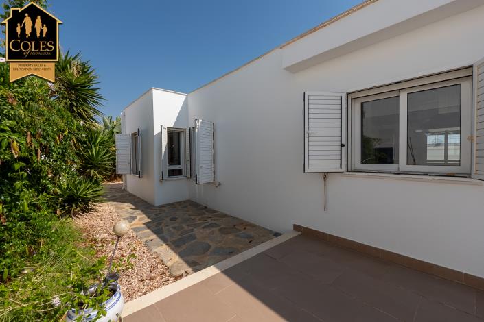 Image No.7-3 Bed Villa / Detached for sale