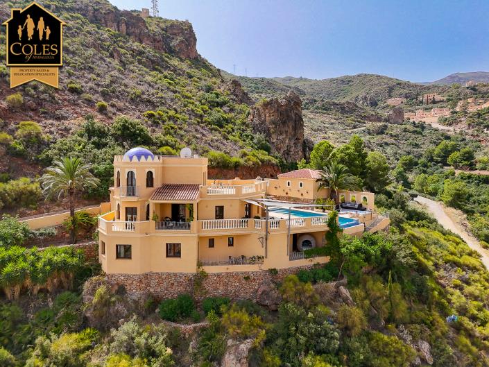 Image No.3-4 Bed Villa / Detached for sale