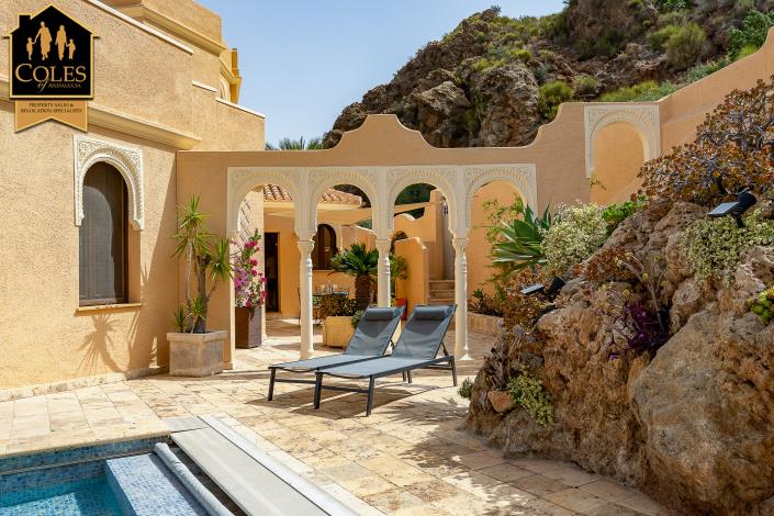 Image No.43-4 Bed Villa / Detached for sale