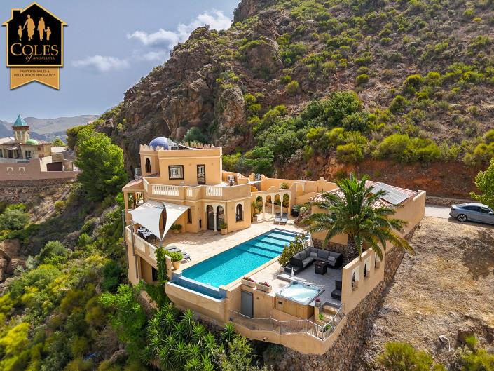 Image No.51-4 Bed Villa / Detached for sale