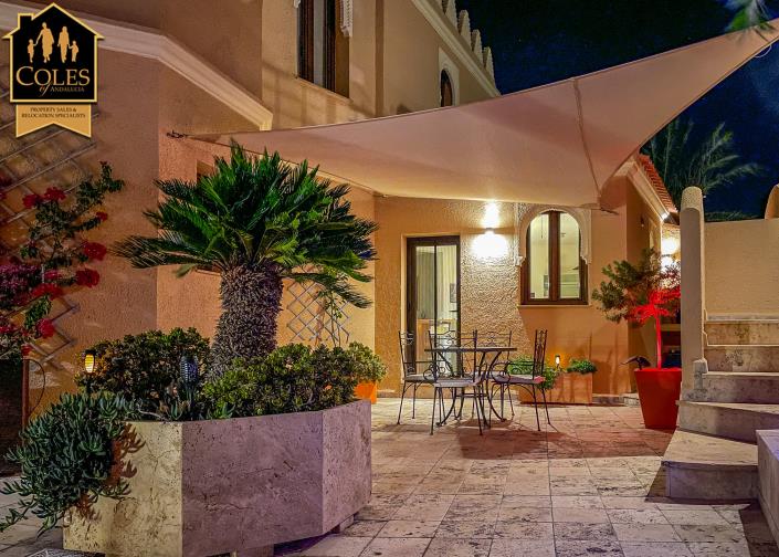 Image No.53-4 Bed Villa / Detached for sale