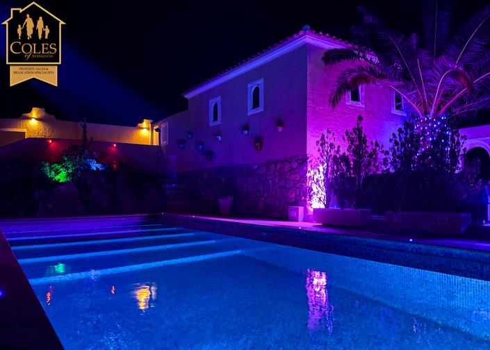 Image No.57-4 Bed Villa / Detached for sale