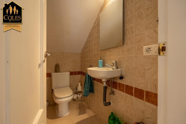 Image No.19-3 Bed Townhouse for sale