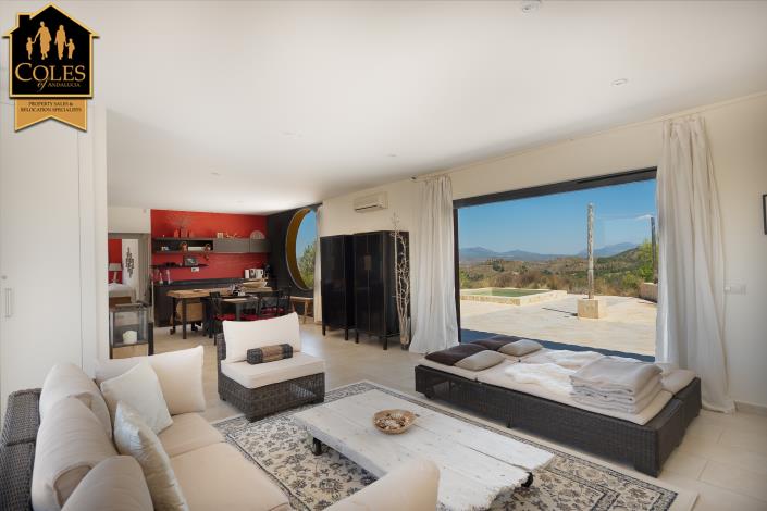 Image No.13-3 Bed Villa / Detached for sale