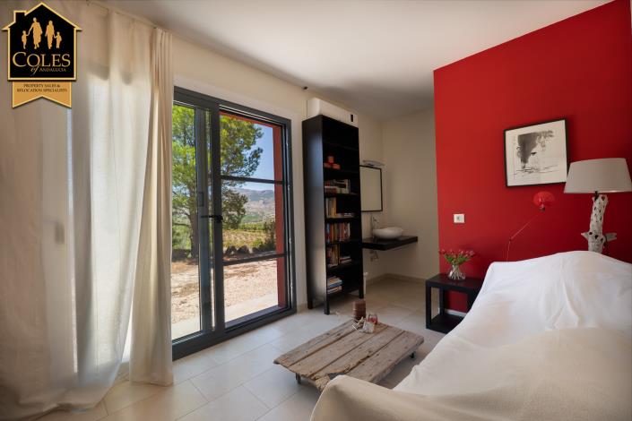 Image No.19-3 Bed Villa / Detached for sale