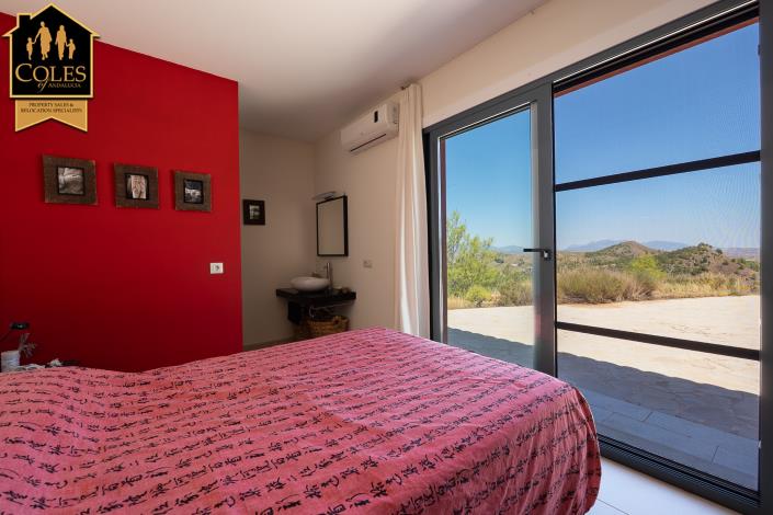 Image No.22-3 Bed Villa / Detached for sale