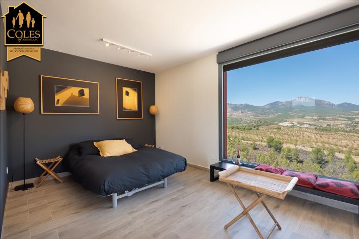 Image No.25-3 Bed Villa / Detached for sale