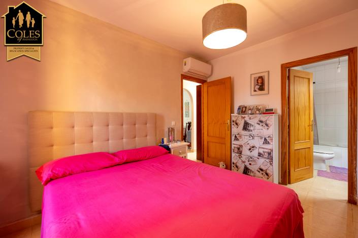 Image No.17-3 Bed Villa for sale