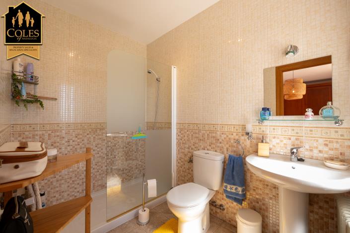 Image No.19-3 Bed Villa / Detached for sale