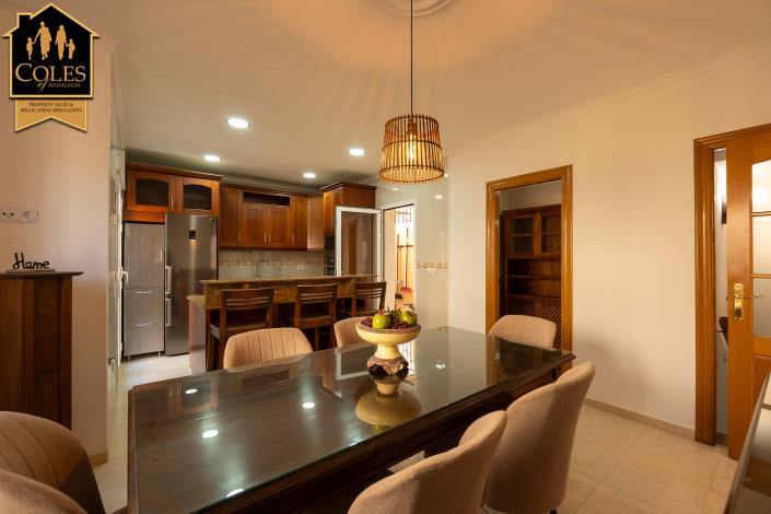 Image No.13-3 Bed Townhouse for sale