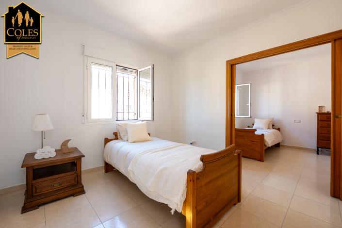 Image No.22-3 Bed Townhouse for sale