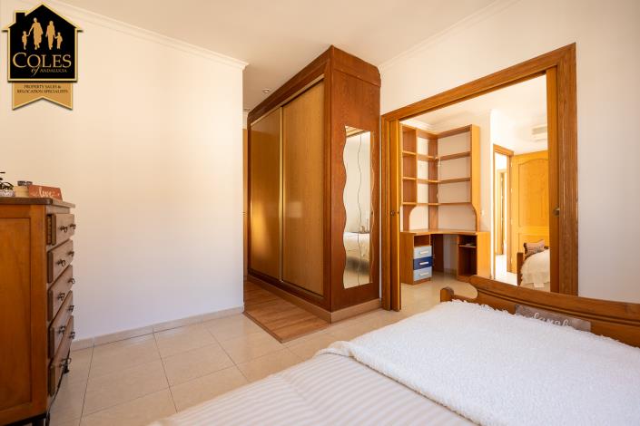 Image No.27-3 Bed Townhouse for sale