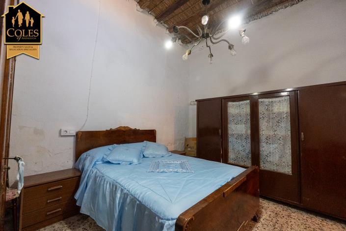 Image No.17-4 Bed Townhouse for sale