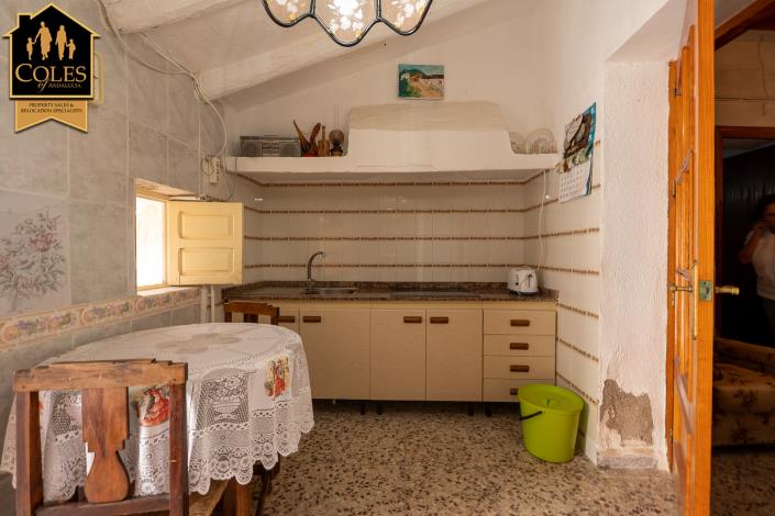 Image No.19-4 Bed Townhouse for sale