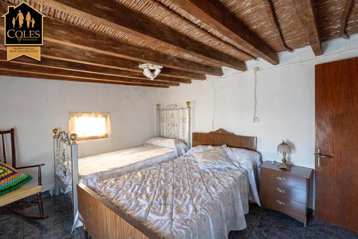 Image No.26-4 Bed Townhouse for sale