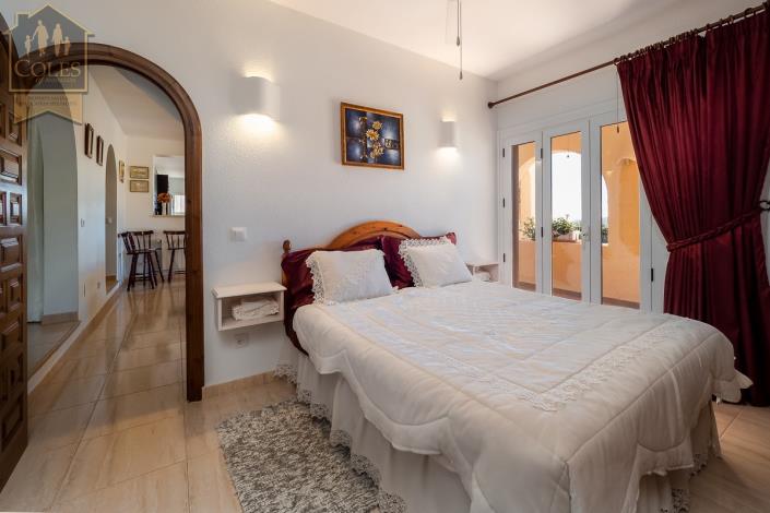 Image No.20-4 Bed Villa / Detached for sale