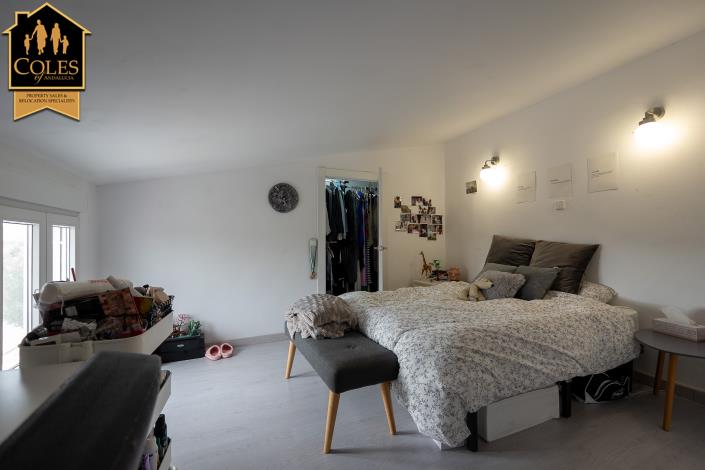 Image No.22-4 Bed Cortijo for sale