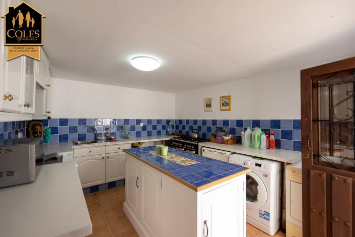 Image No.30-4 Bed Cortijo for sale