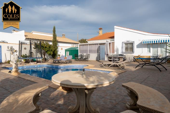 Image No.8-2 Bed Villa / Detached for sale