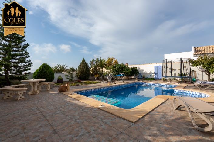 Image No.9-2 Bed Villa / Detached for sale