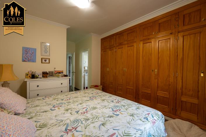 Image No.18-2 Bed Villa / Detached for sale