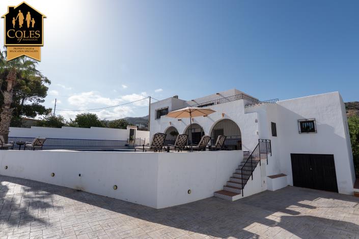 Image No.8-4 Bed Villa / Detached for sale