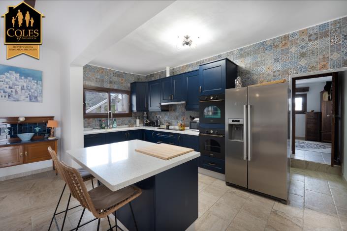 Image No.11-4 Bed Villa / Detached for sale