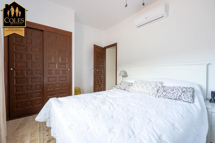 Image No.19-4 Bed Villa / Detached for sale