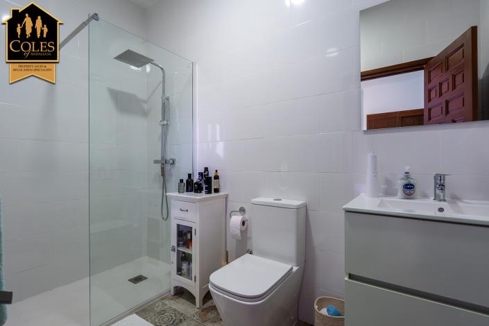 Image No.21-4 Bed Villa / Detached for sale