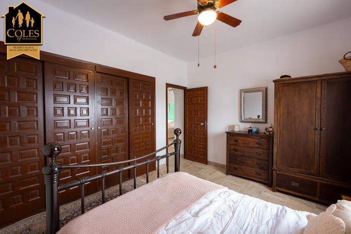 Image No.23-4 Bed Villa / Detached for sale