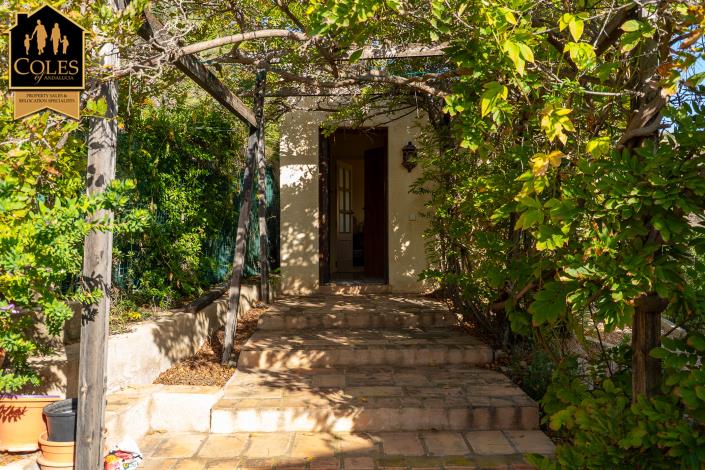 Image No.8-4 Bed Villa / Detached for sale