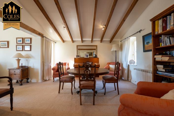 Image No.17-4 Bed Villa / Detached for sale