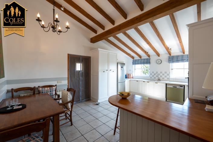 Image No.19-4 Bed Villa / Detached for sale