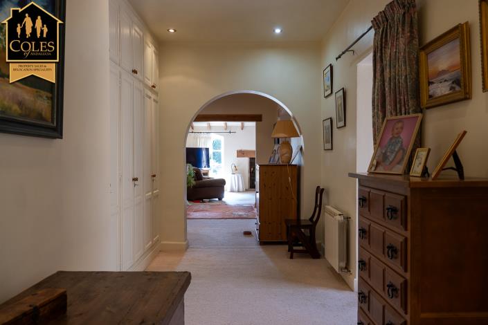 Image No.26-4 Bed Villa / Detached for sale