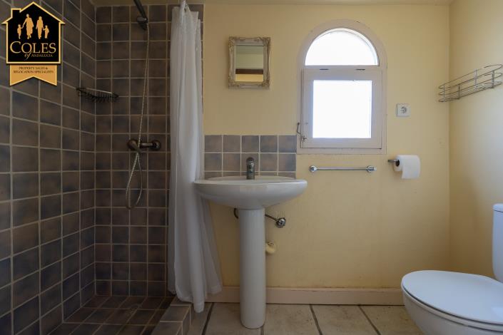 Image No.35-4 Bed Villa / Detached for sale