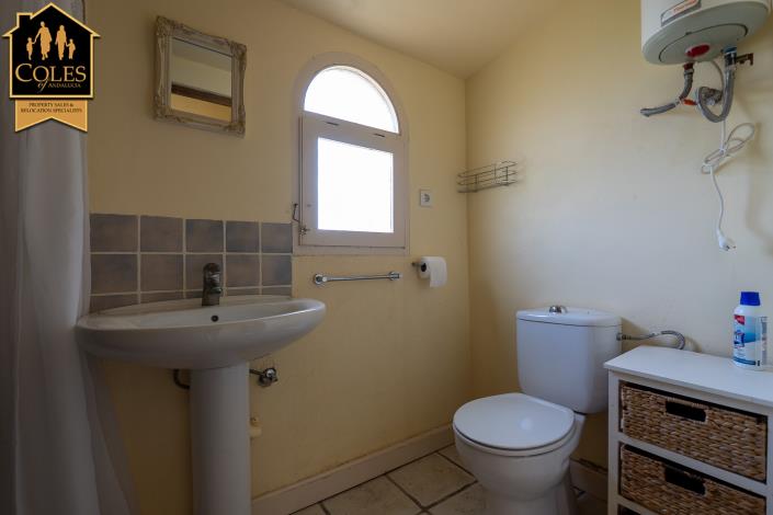 Image No.36-4 Bed Villa / Detached for sale