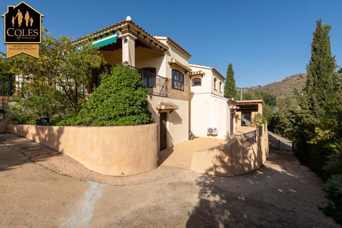 Image No.42-4 Bed Villa / Detached for sale