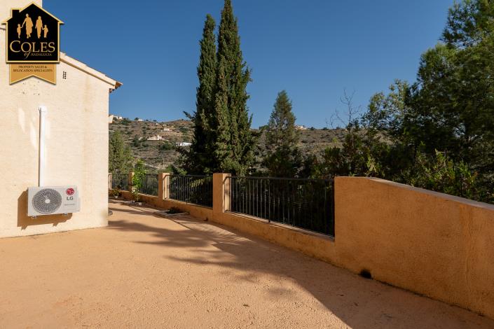 Image No.43-4 Bed Villa / Detached for sale