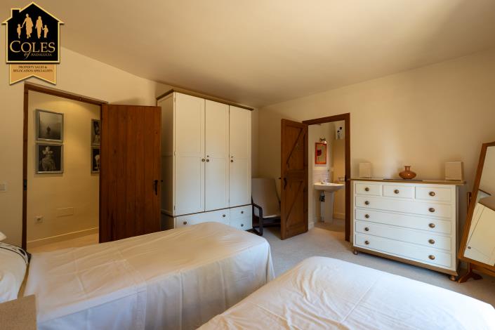 Image No.49-4 Bed Villa / Detached for sale