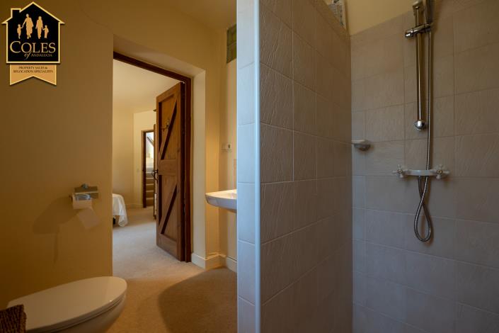 Image No.51-4 Bed Villa / Detached for sale