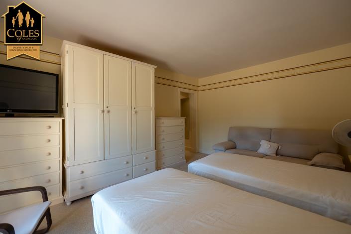 Image No.54-4 Bed Villa / Detached for sale