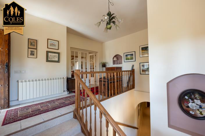 Image No.55-4 Bed Villa / Detached for sale