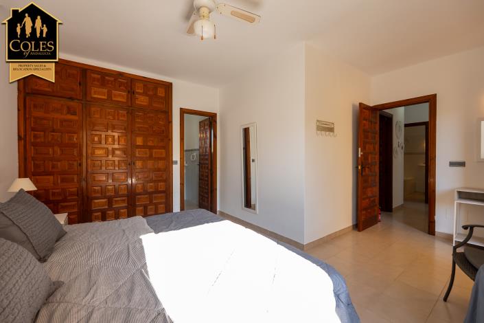 Image No.23-3 Bed Apartment for sale