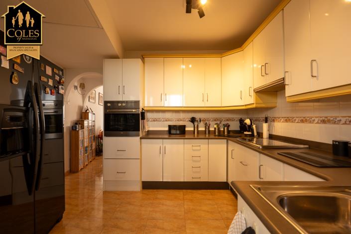 Image No.14-3 Bed Townhouse for sale