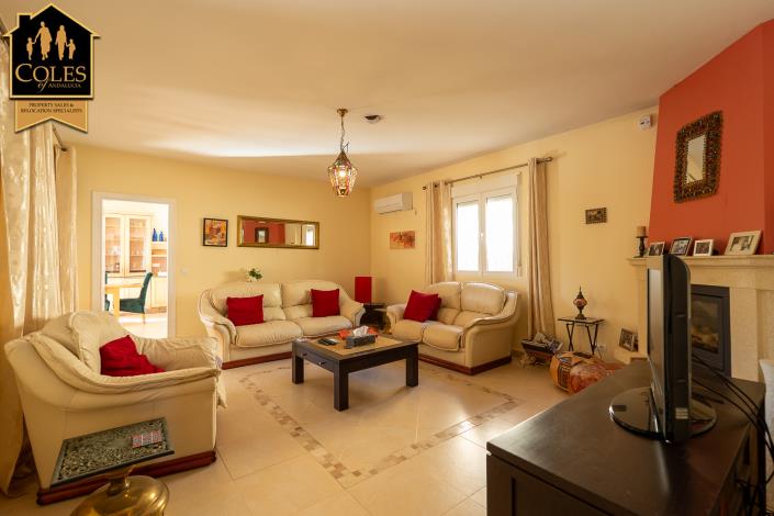 Image No.8-4 Bed Villa / Detached for sale